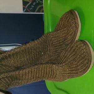 Knitted ugg boots